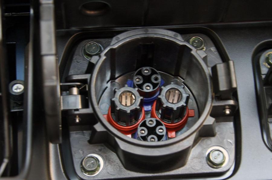  Nissan Leaf 2011 года  (фото 34 из 53)